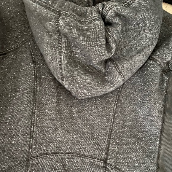 Zella | Ribbed Hem Hoodie - Picture 3 of 12